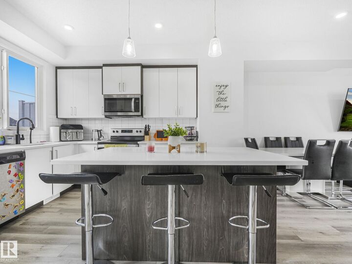 22764 97 Avenue NW  Edmonton AB T5T 7S6 photo