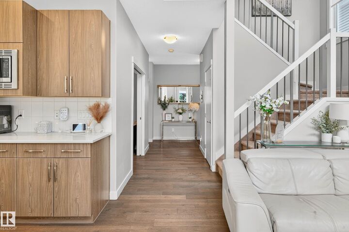 Property Photo: 5915 19 Avenue SW AB T6X 2A2