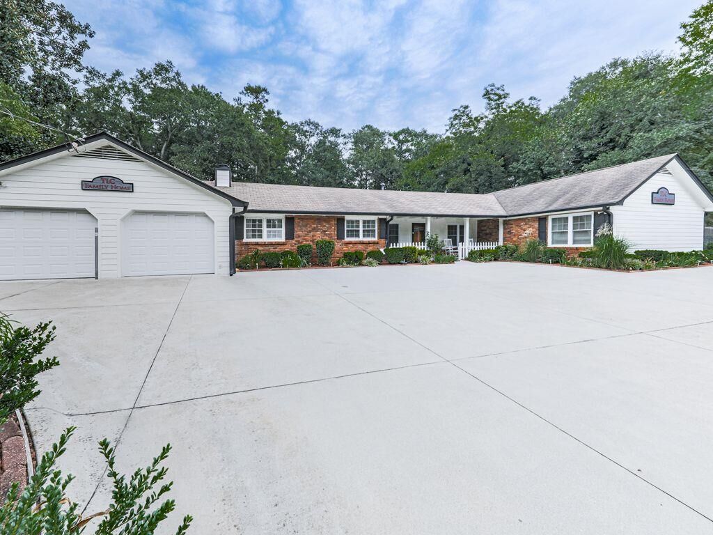 Property Photo: 3605 Shallowford Road GA 30062