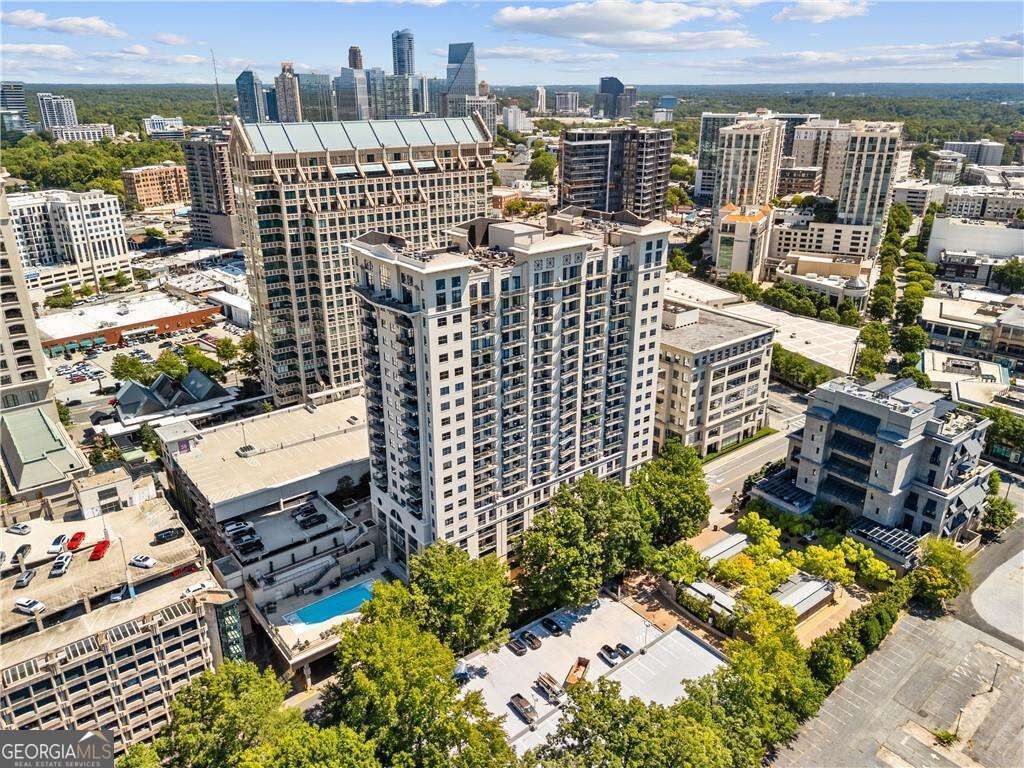 Property Photo: 3040 Peachtree Road NW 1013 GA 30305