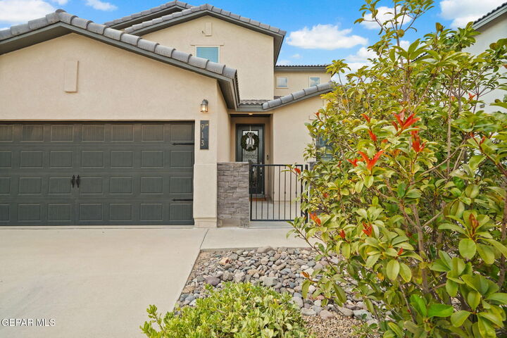 Property Photo: 913 Airship Place TX 79928