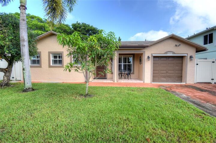 Property Photo:  8605 SW 19th St  FL 33068 