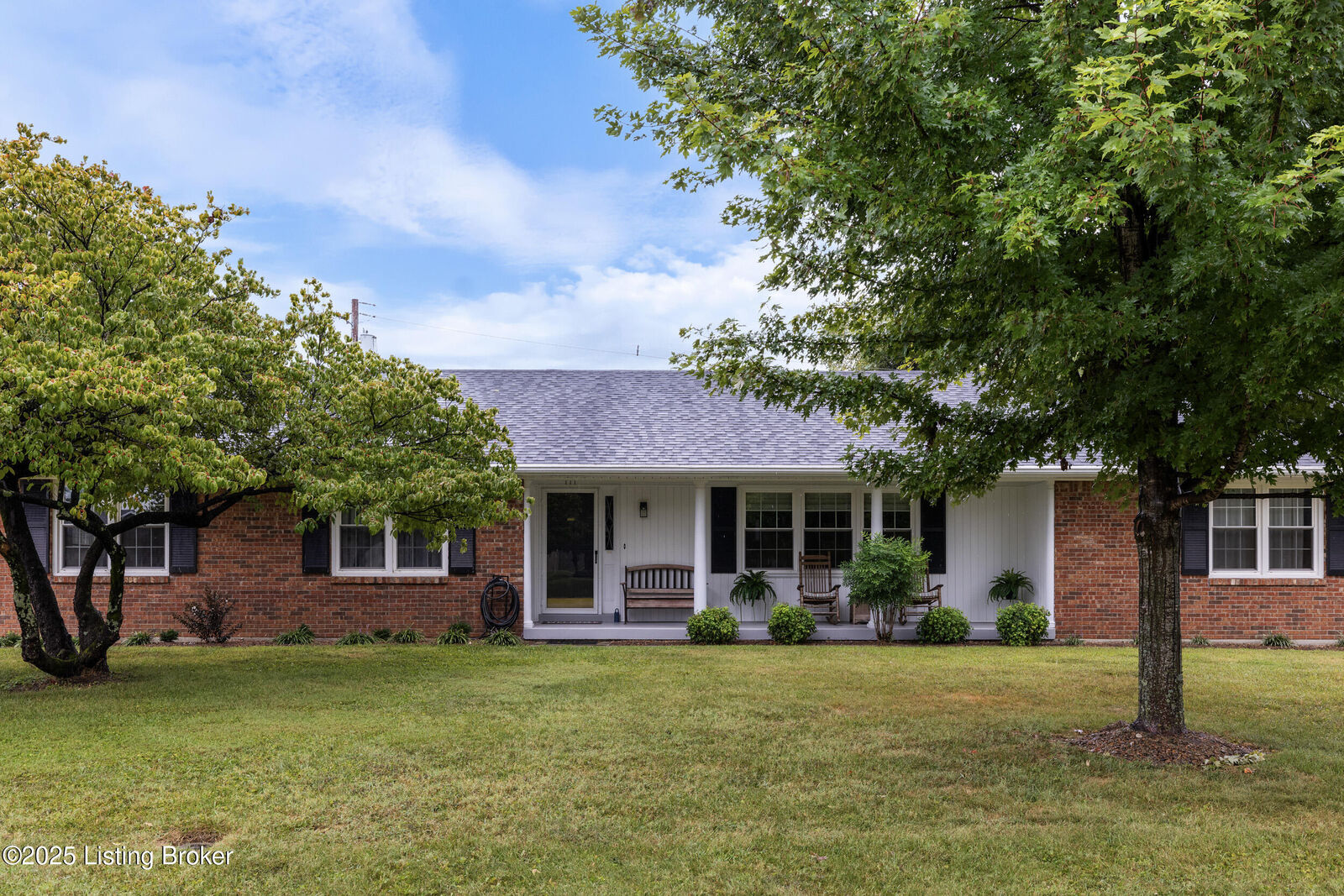 Property Photo:  111 Hurstland Dr  KY 40004 