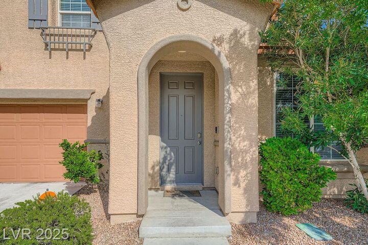 Property Photo:  