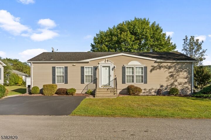 Property Photo:  2 Edelweiss Way  NJ 07823 