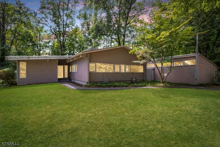 Property Photo: 21 Maxwell Ct NJ 07960