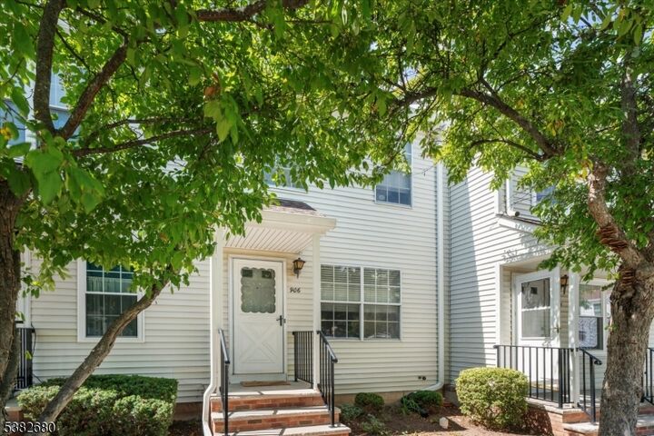 906 Wetherburn Ct  Raritan Twp. NJ 08822 photo