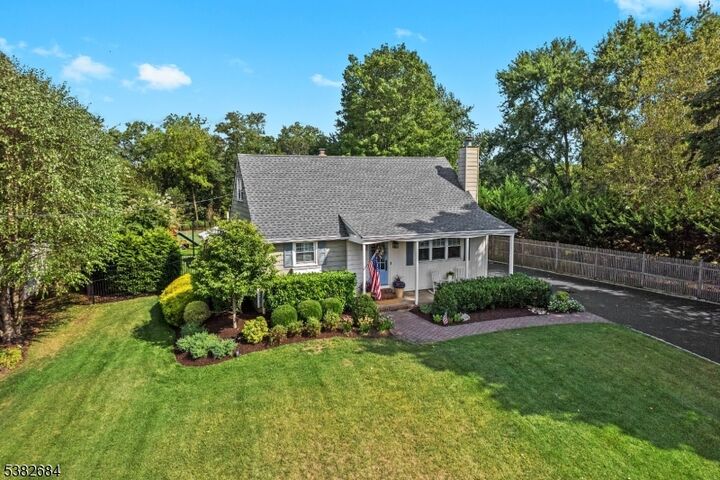 Property Photo:  17 Tiffin Pl  NJ 08807 
