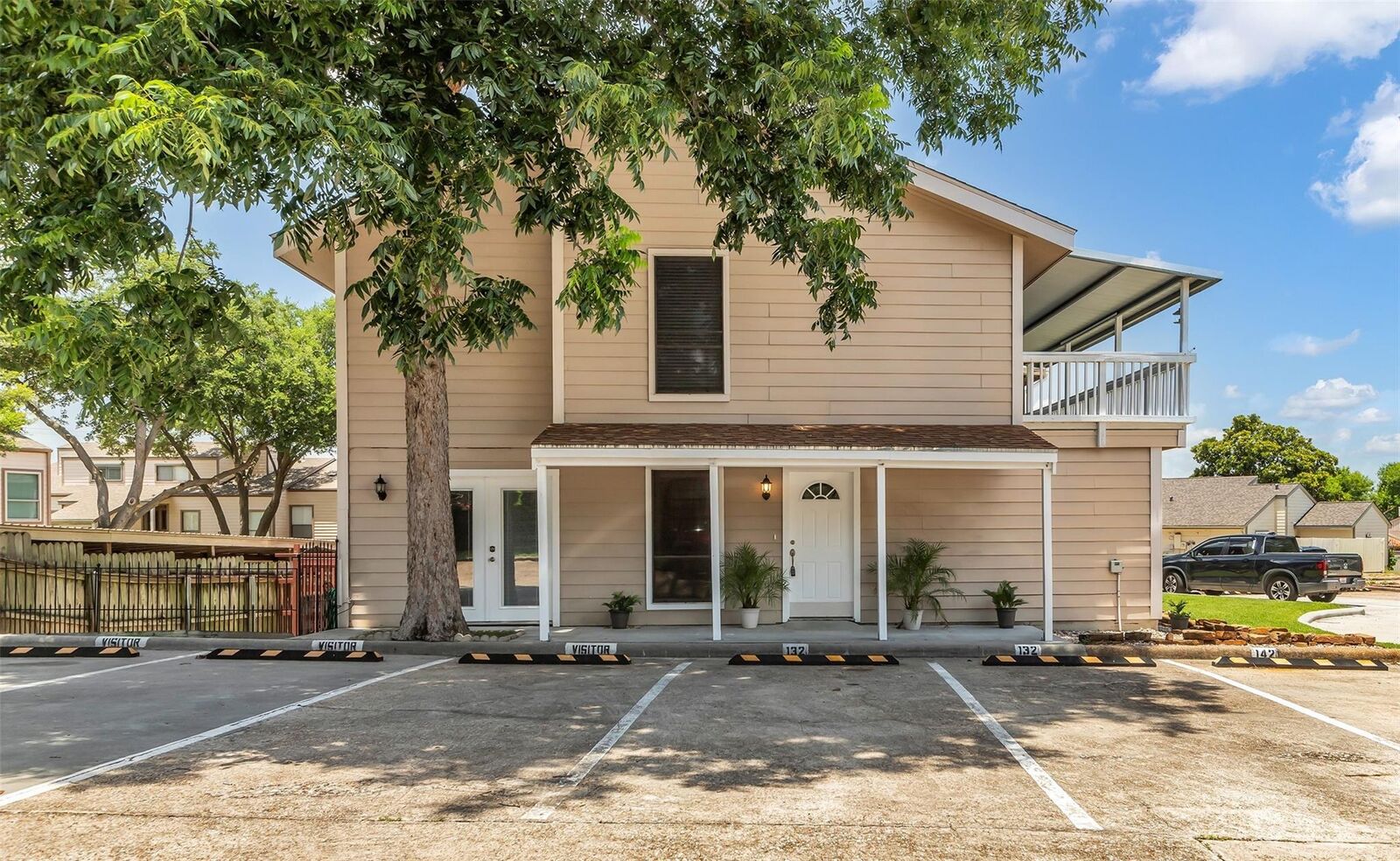 Property Photo:  132 April Point Drive N  TX 77356 