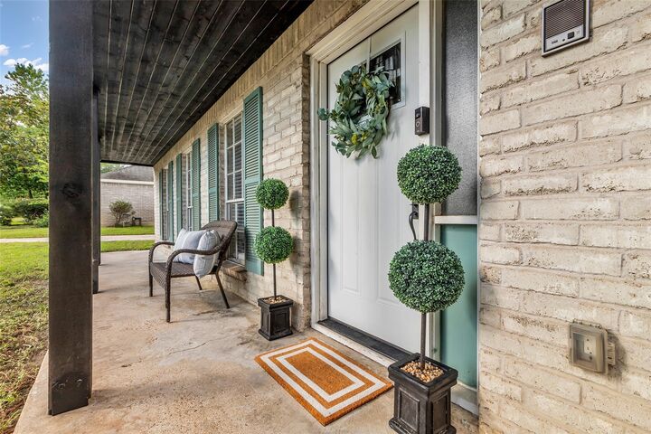 Property Photo: 16302 Kleinwood Drive TX 77379