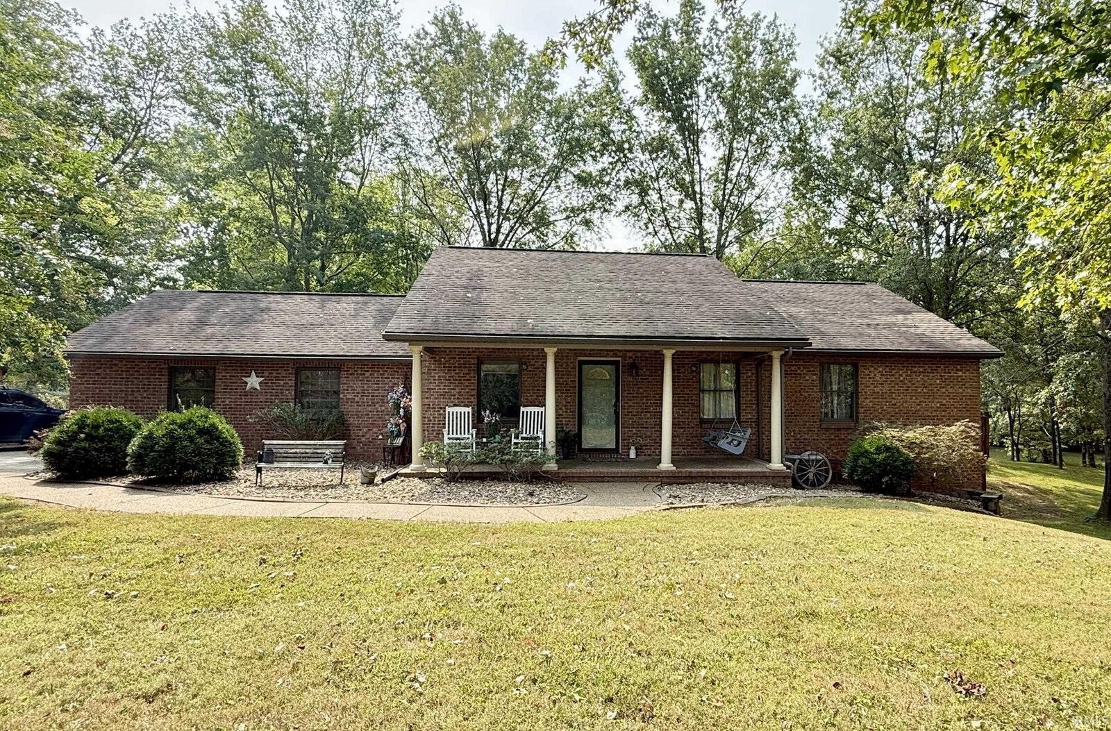 Property Photo:  1711 Houston Road  IN 47601 