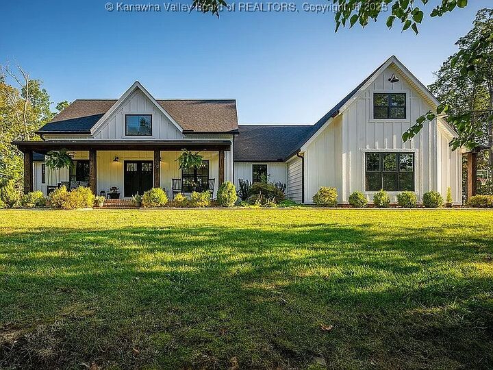 Property Photo:  482 Travelers Ridge  WV 25213 