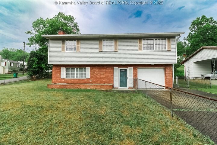 Property Photo: 1 Fairland Circle WV 25143