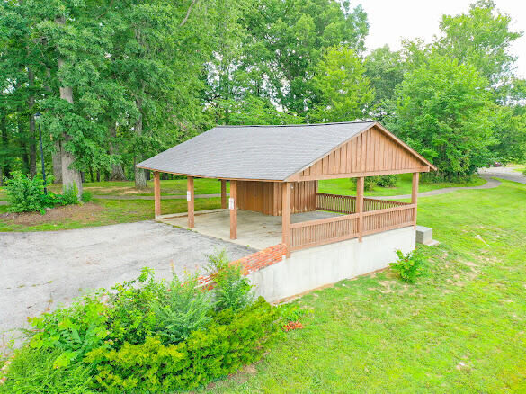 Property Photo: 853 E 4th Street KY 40741