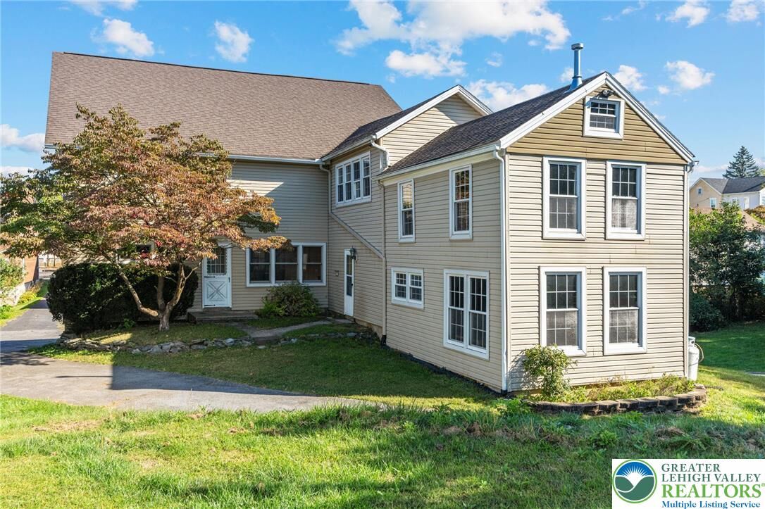 Property Photo:  6350 Robin Lane  PA 18106 