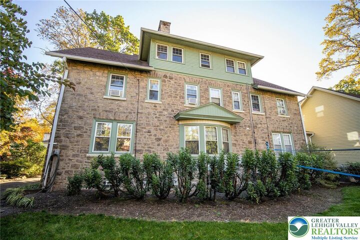 Property Photo: 313 Edgewood PA 19002