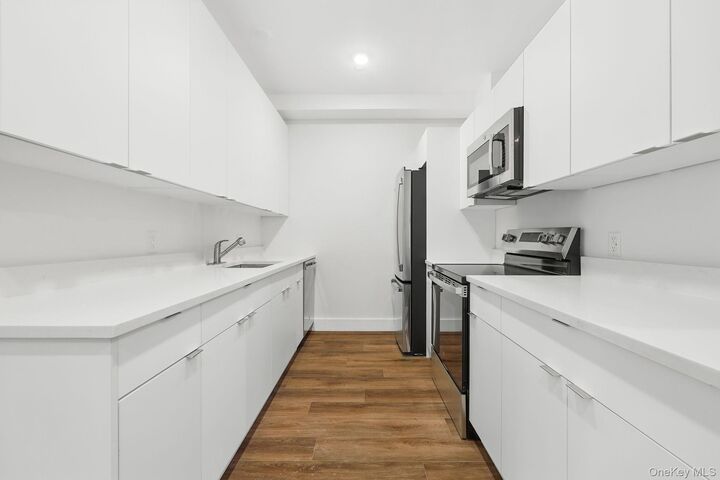 Property Photo:  199 E Post Road 206  NY 10601 