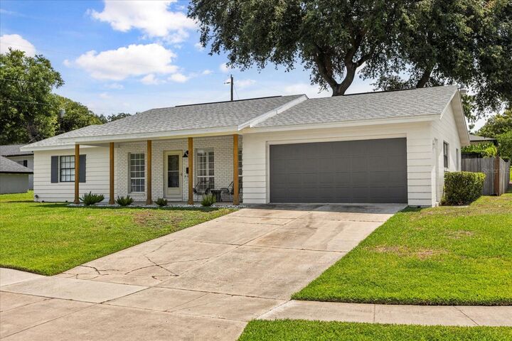 Property Photo:  611 Bryan Court  FL 32701 