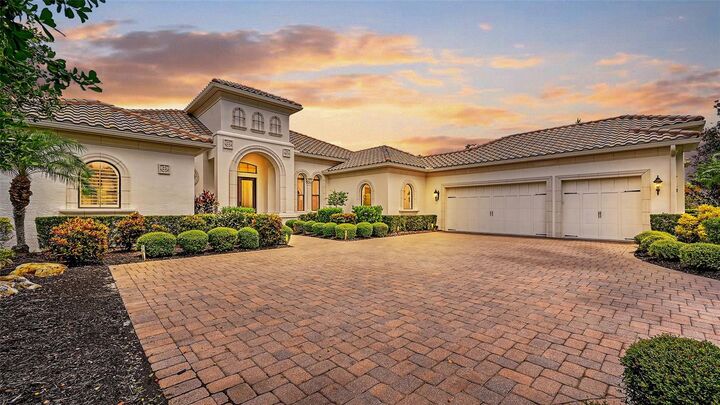 Property Photo:  8361 Lindrick Lane  FL 34202 