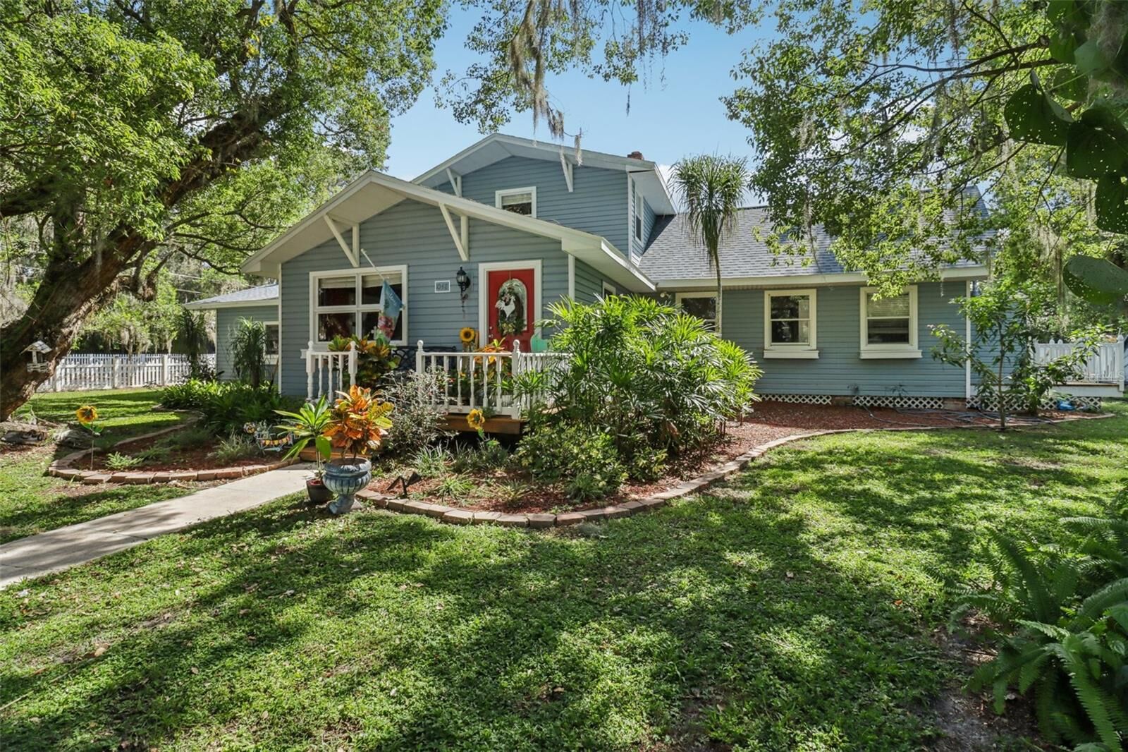 Property Photo:  1048 N Grandview Street  FL 32757 