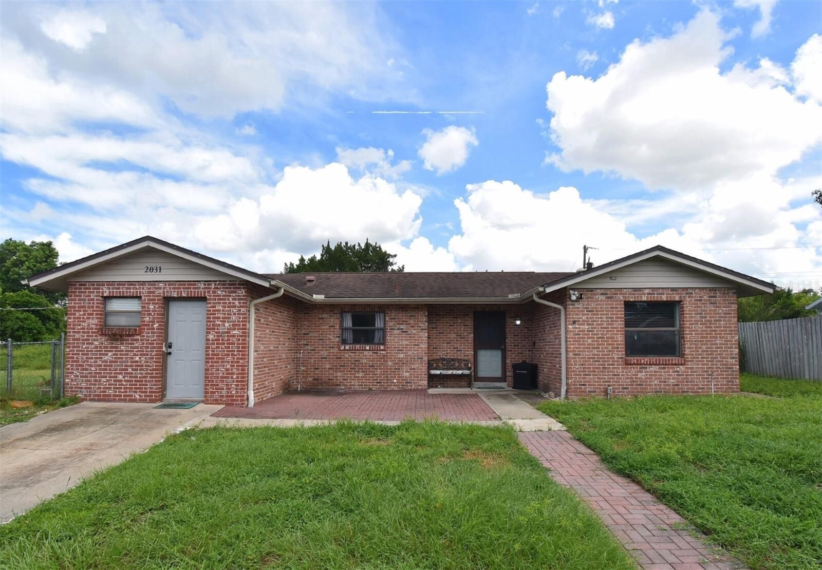 Property Photo: 2031 Little Farms Court FL 32738