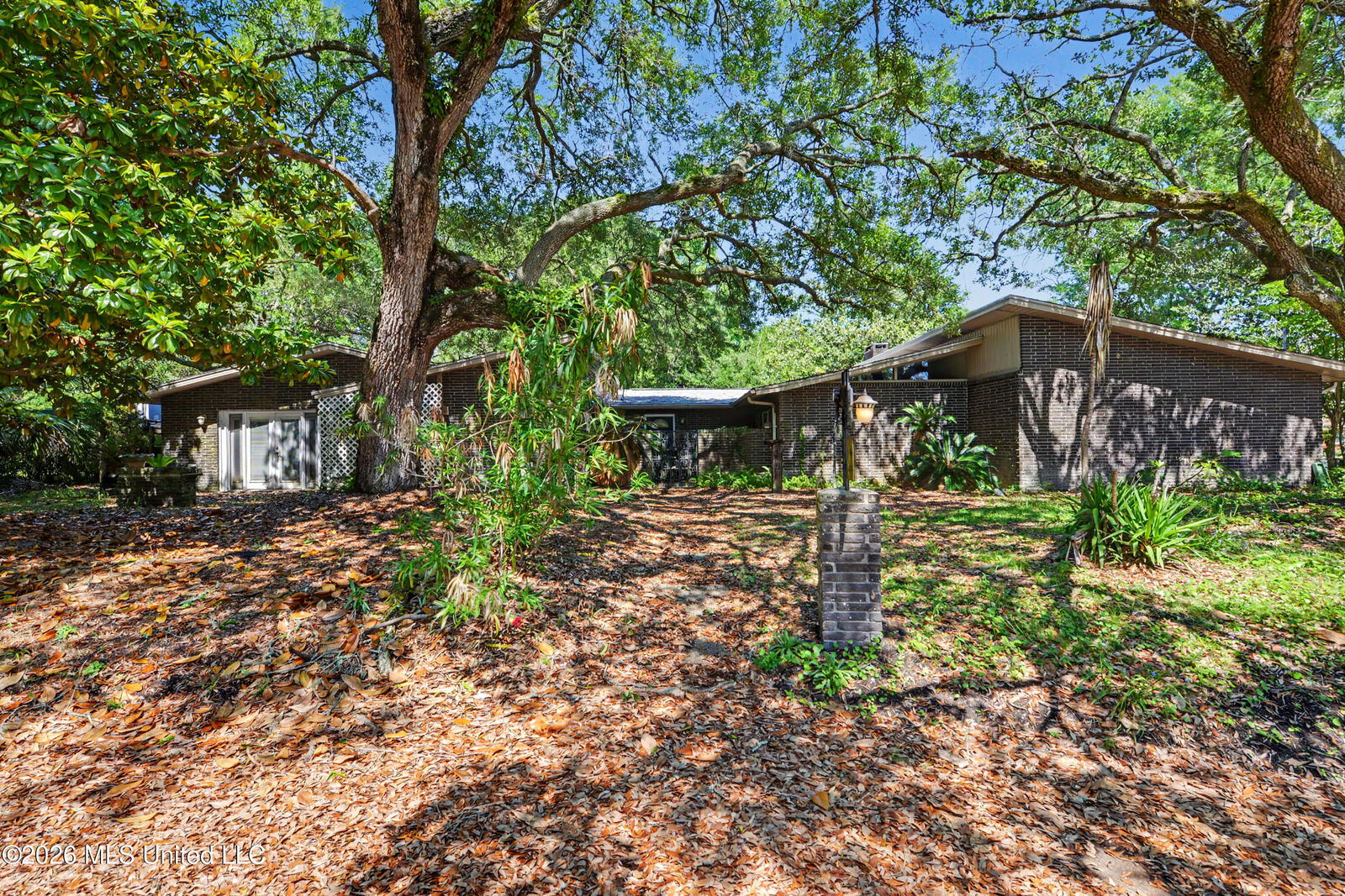 Property Photo:  1040 Del Norte Circle  MS 39581 