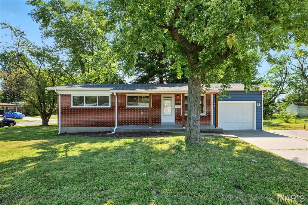 Property Photo:  2320 Patterson Road  MO 63031 