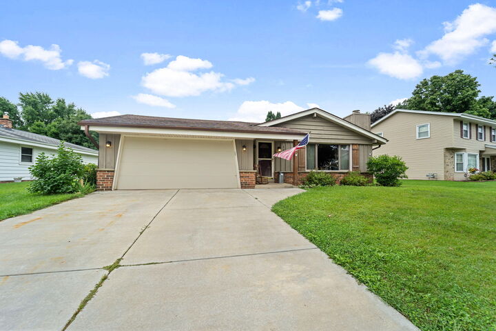 Property Photo:  1215 River Park Cir  WI 53149 
