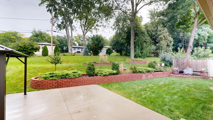 Property Photo:  409 Garland Ct  WI 53188 
