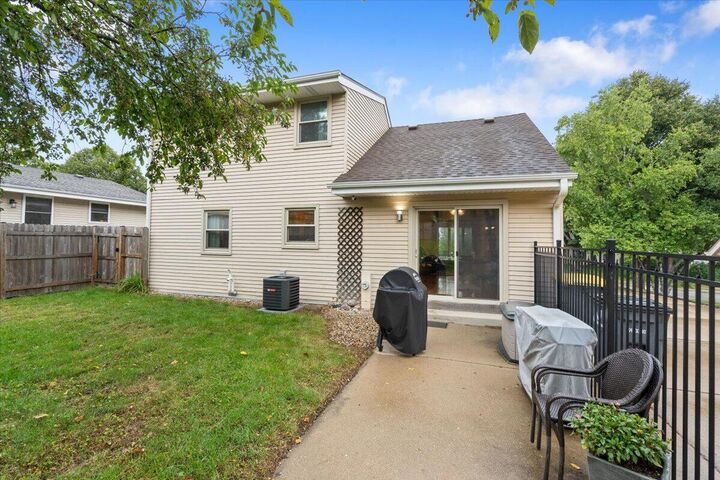 Property Photo: 1906 Marliz Dr WI 53189