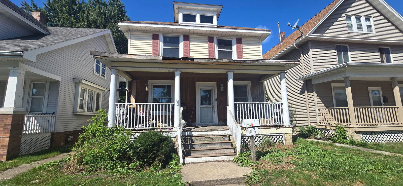 Property Photo: 904 Grove Ave WI 53405
