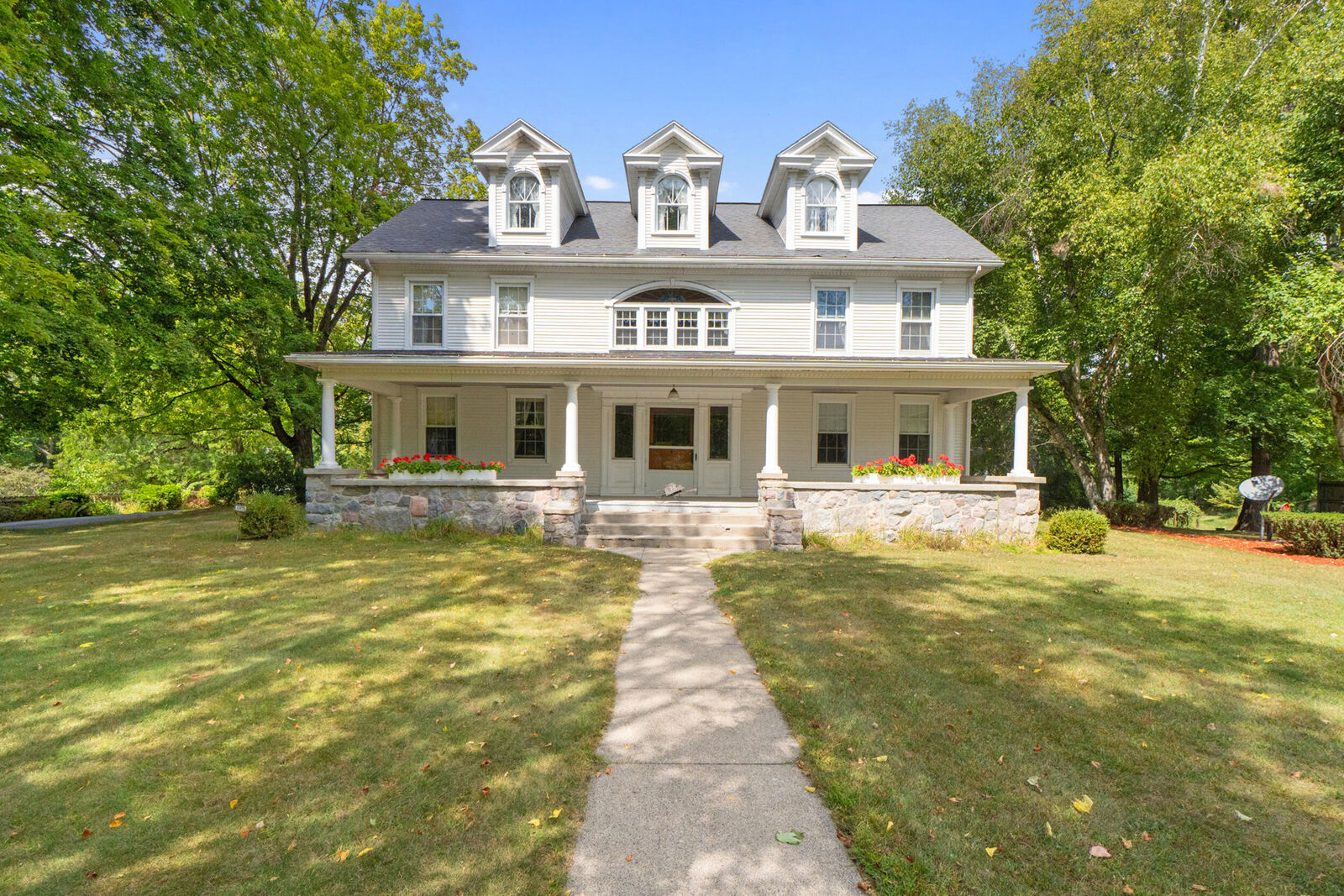 Property Photo: 838 E Michigan Avenue MI 49240