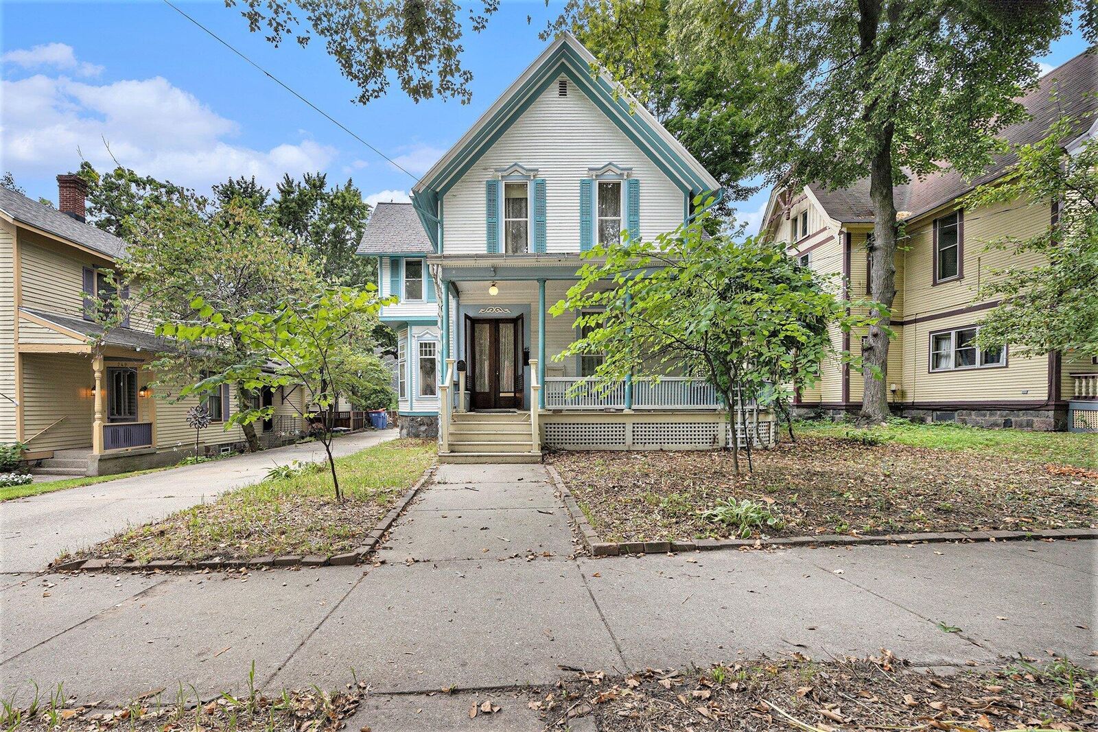 Property Photo:  245 Paris Avenue SE  MI 49503 
