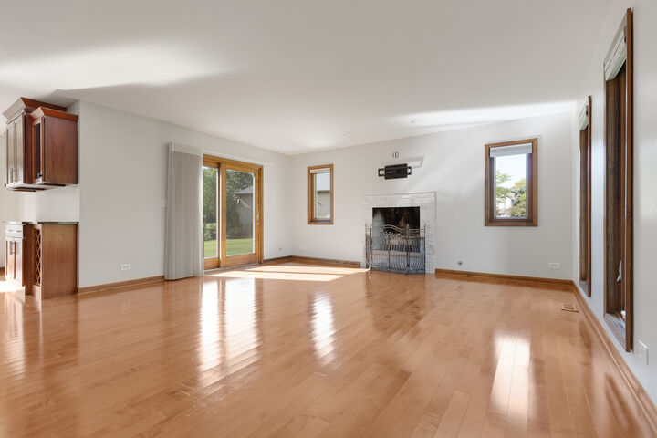 Property Photo: 17N560 Hidden Hills Trail IL 60118