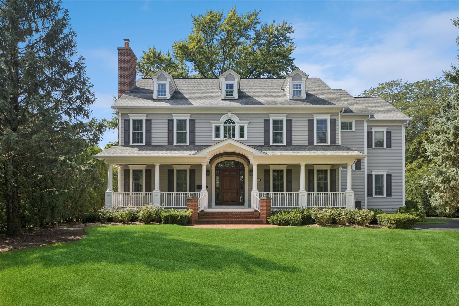 Property Photo: 910 S Park Avenue IL 60521