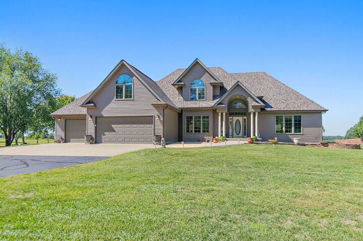 Property Photo: 17707 Il-113 IL 60481