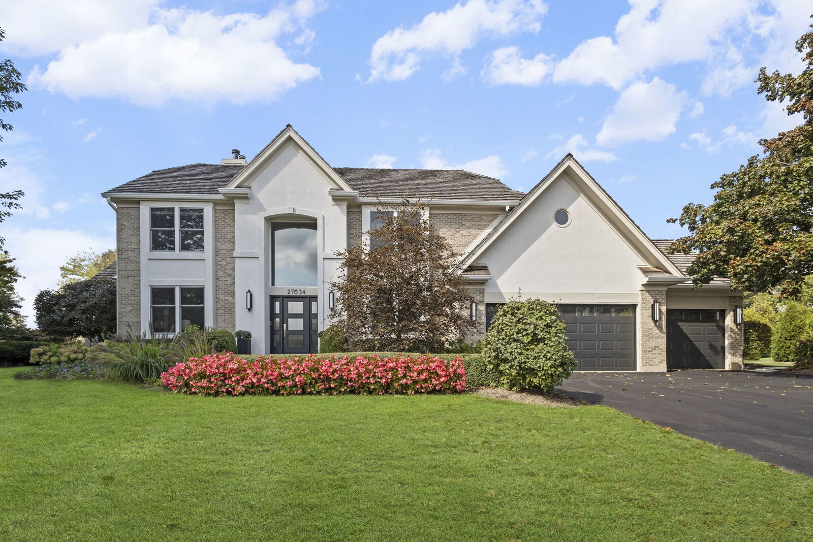 Property Photo: 27634 Primrose Lane N IL 60060