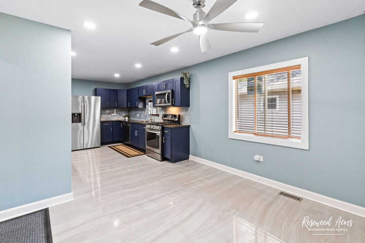 Property Photo:  329 S Albert Boulevard  IL 60901 