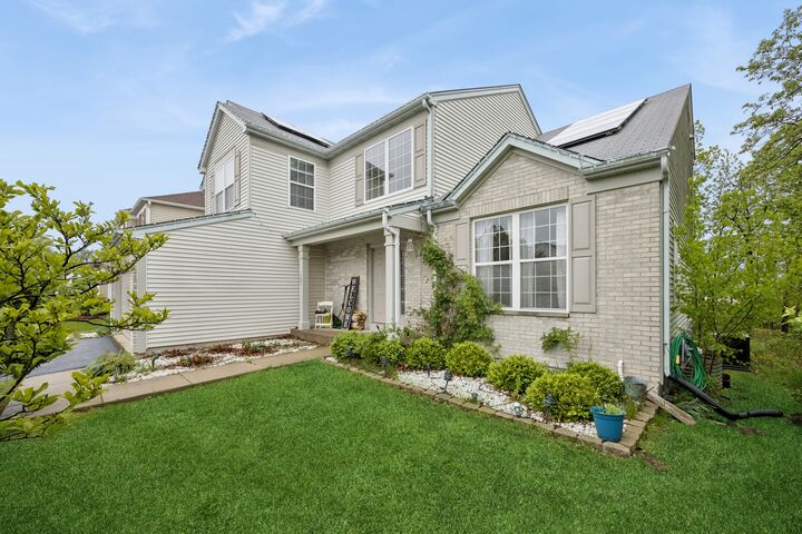 Property Photo:  4 W Tall Oak Drive  IL 60073 
