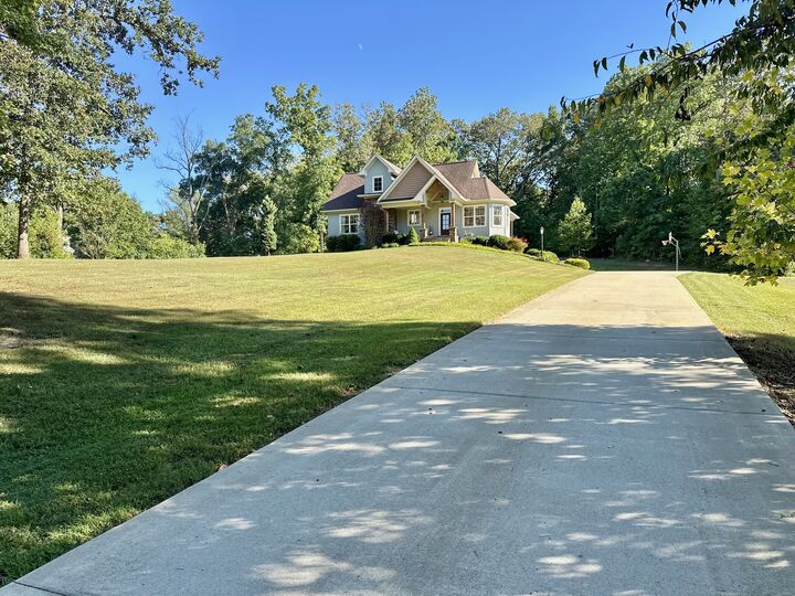 Property Photo:  1136 Dimple Rd S  TN 37035 