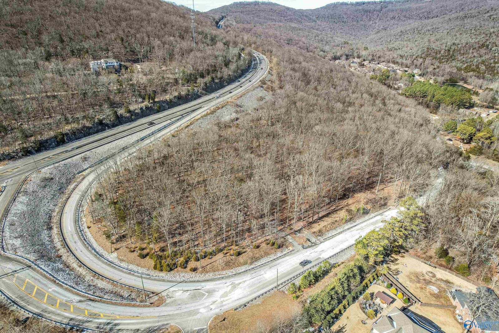 Property Photo:  13 Dug Hill Road  AL 35741 