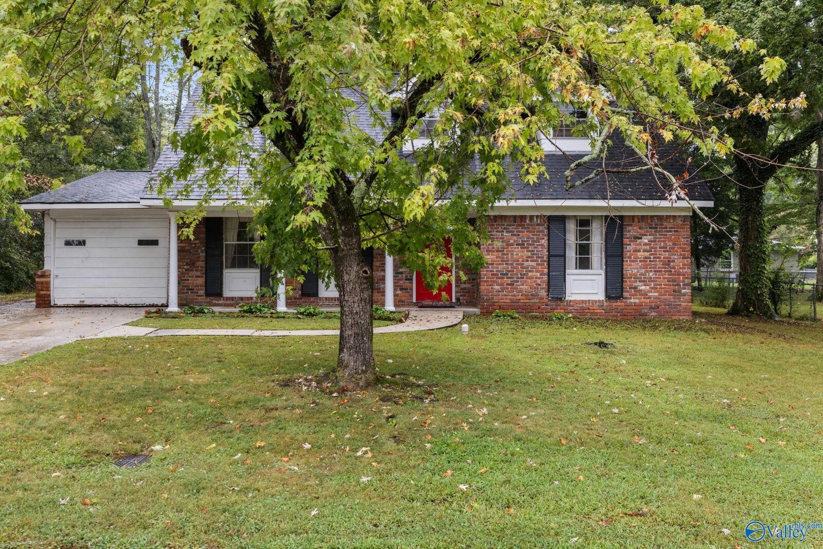 Property Photo: 11028 Jean Road SE AL 35803