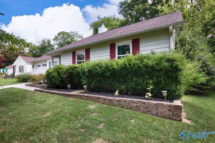 Property Photo:  13919 Hurstland Drive  AL 35803 