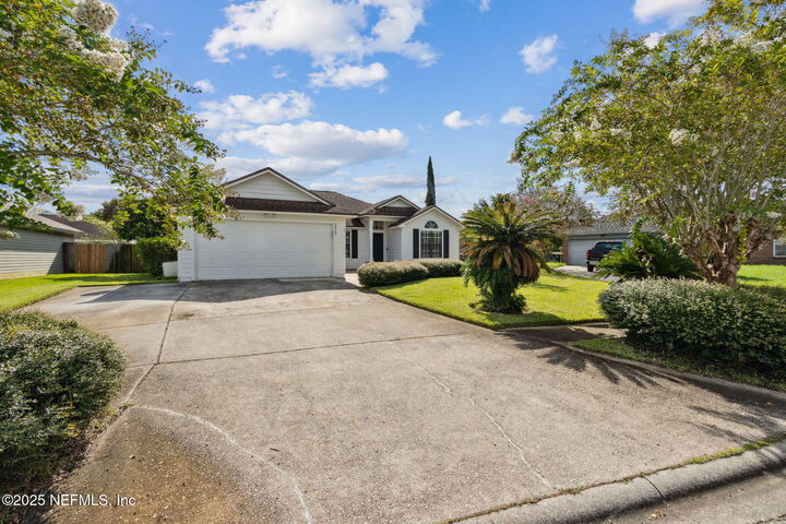 Property Photo:  2325 Honolulu Court  FL 32246 