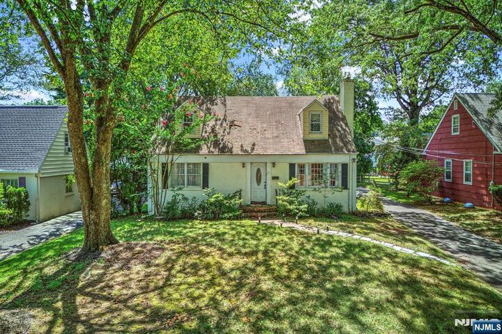 Property Photo:  341 W End Avenue  NJ 07063 