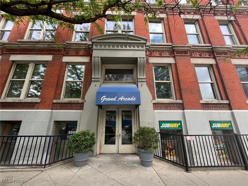 Property Photo:  408 W Saint Clair Avenue 318  OH 44113