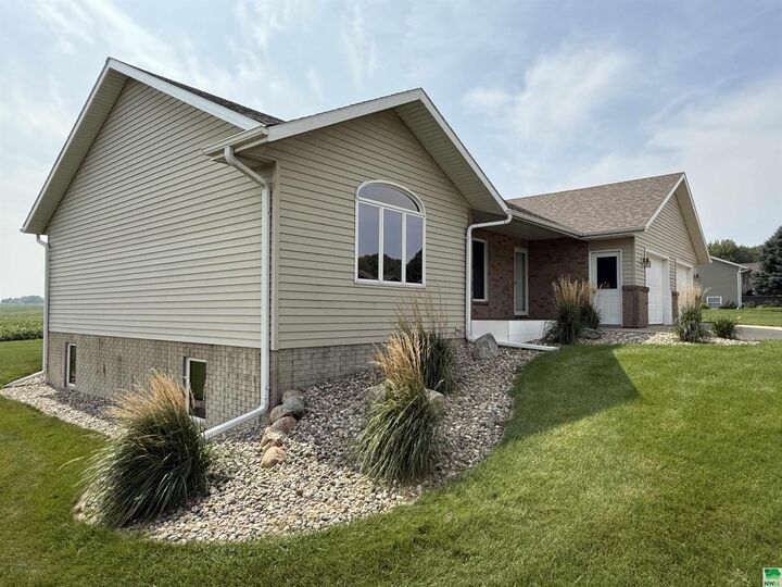 Property Photo:  127 Pleasant View Drive  IA 51027 