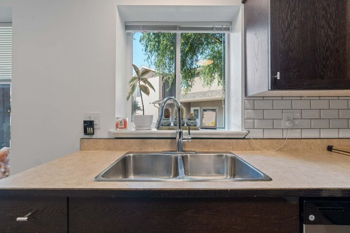 Photo de la propriété:  1449 1 Avenue NE 102  BC V1E 0C4 