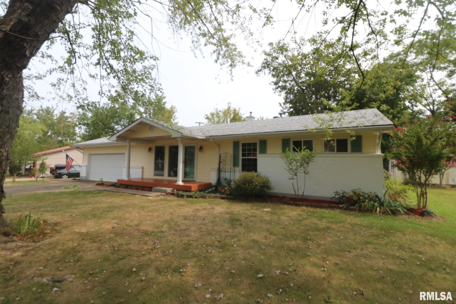 Property Photo: 101 Lingale Street IL 62959