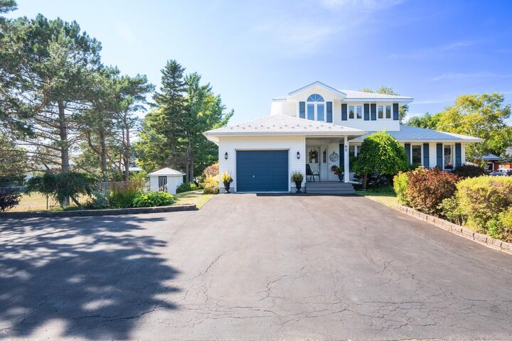 Property Photo:  60 Crescent Drive  PE C1N 4C1 